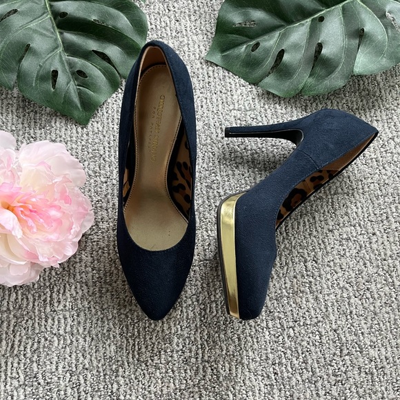Christian Siriano Navy and Gold Pumps *Size 8 and 1/2* - Picture 5 of 9